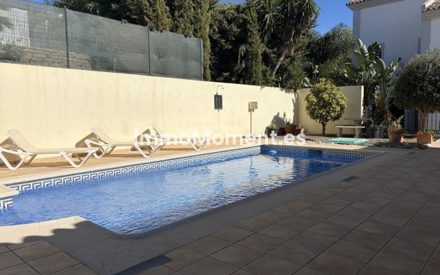 Resale - Detached villa - Estepona - Valle Romano