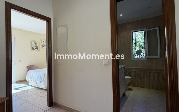 Resale - Detached villa - Estepona - Valle Romano
