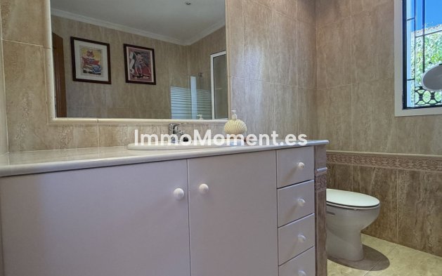 Resale - Detached villa - Estepona - Valle Romano