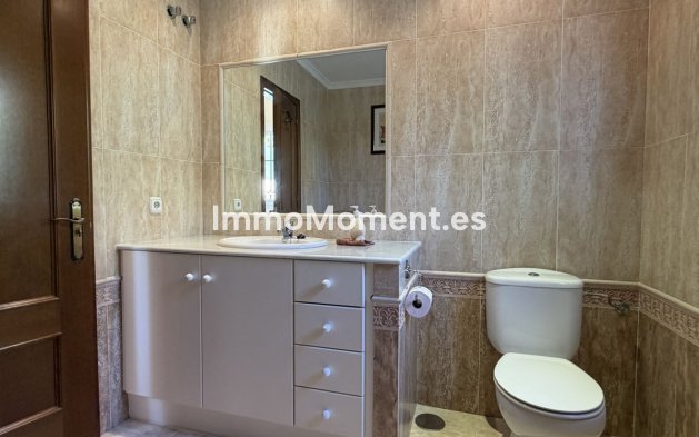 Resale - Detached villa - Estepona - Valle Romano