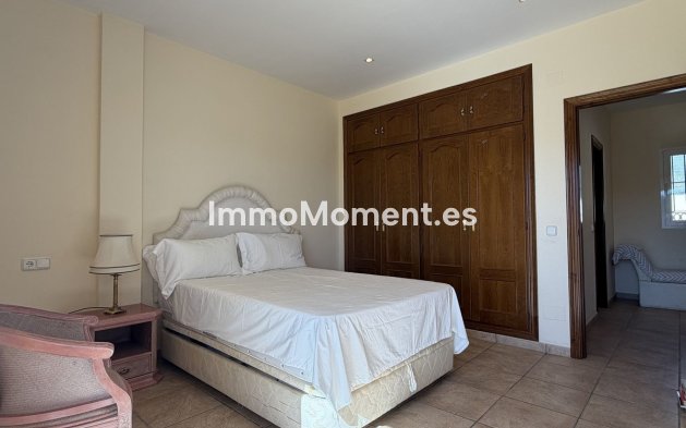 Resale - Detached villa - Estepona - Valle Romano