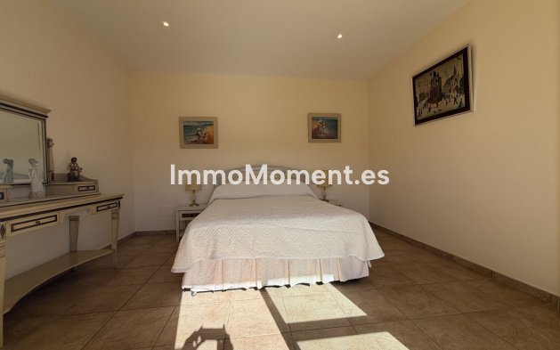 Resale - Detached villa - Estepona - Valle Romano