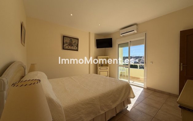 Resale - Detached villa - Estepona - Valle Romano