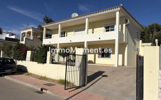 Resale - Detached villa - Estepona - Valle Romano