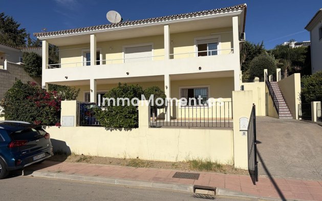 Resale - Detached villa - Estepona - Valle Romano