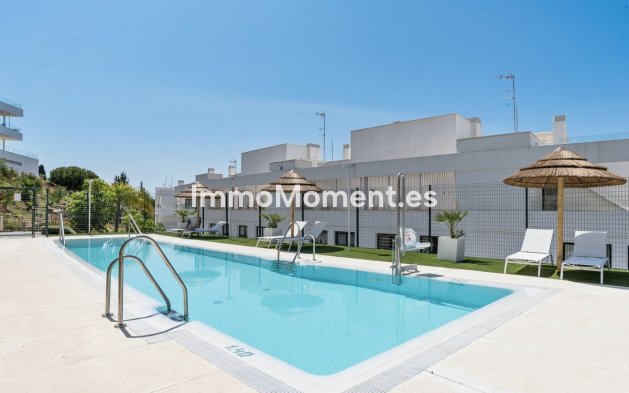 Resale - Apartment - Estepona - Estepona Centro