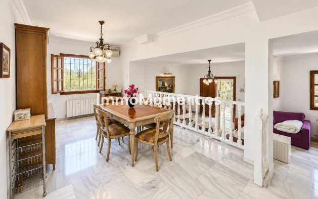 Wiederverkauf - Freistehende Villa - Marbella - Nueva Andalucía