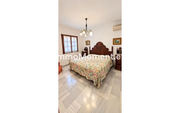 Wiederverkauf - Freistehende Villa - Marbella - Nueva Andalucía