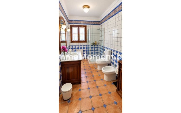 Wiederverkauf - Freistehende Villa - Marbella - Nueva Andalucía