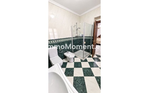 Wiederverkauf - Freistehende Villa - Marbella - Nueva Andalucía