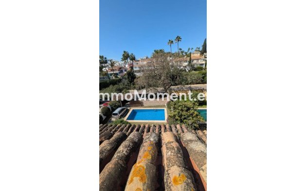 Wiederverkauf - Freistehende Villa - Marbella - Nueva Andalucía