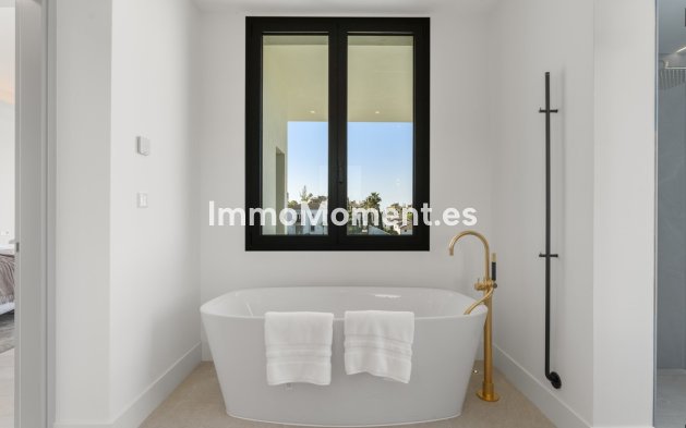 Reventa - Villa independiente - Estepona  - Estepona Centro