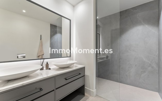Reventa - Villa independiente - Estepona  - Estepona Centro