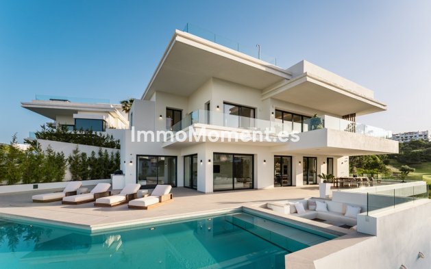 Reventa - Villa independiente - Estepona  - Estepona Centro