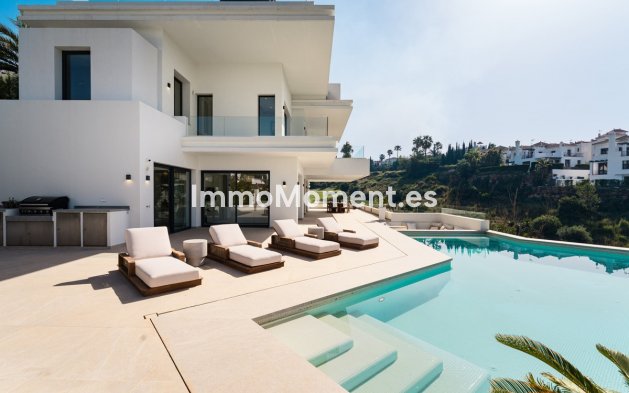 Reventa - Villa independiente - Estepona  - Estepona Centro
