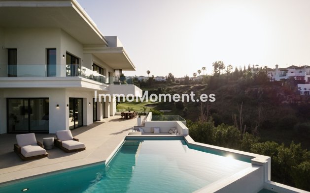Reventa - Villa independiente - Estepona  - Estepona Centro