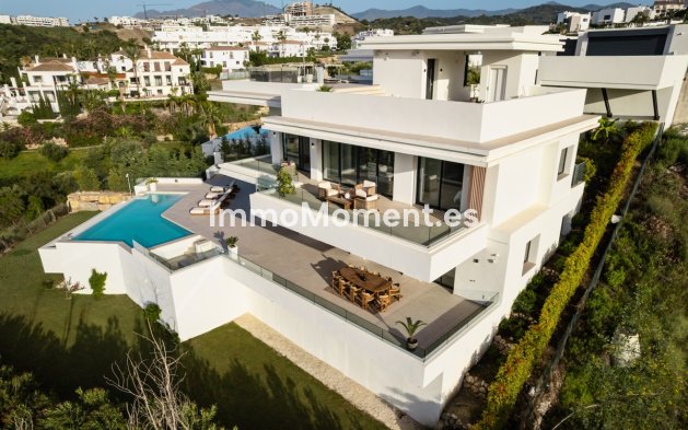 Reventa - Villa independiente - Estepona  - Estepona Centro