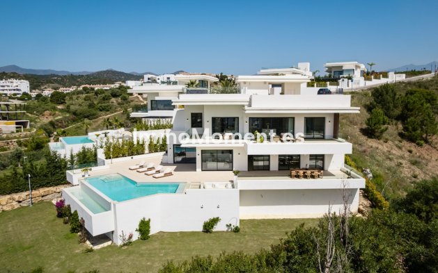 Reventa - Villa independiente - Estepona  - Estepona Centro