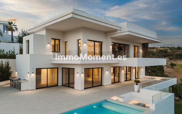 Reventa - Villa independiente - Estepona  - Estepona Centro