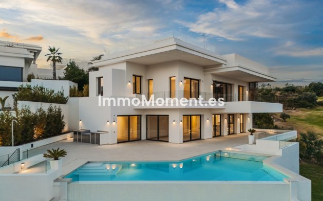 Reventa - Villa independiente - Estepona  - Estepona Centro