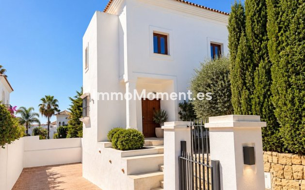 Wiederverkauf - Freistehende Villa - Estepona  - Selwo