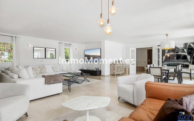 Lange termijn verhuur - Vrijstaande villa - Estepona  - New Golden Mile