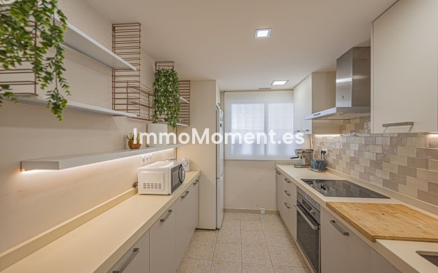 Resale - Apartment - Marbella - Guadalmina Alta