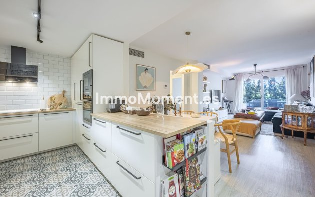 Resale - Apartment - Marbella - Guadalmina Alta