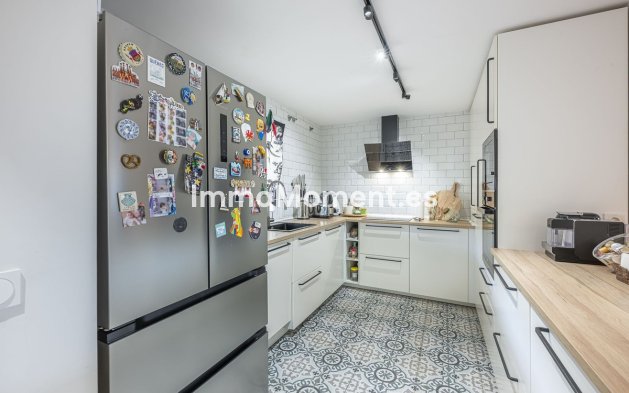 Resale - Apartment - Marbella - Guadalmina Alta