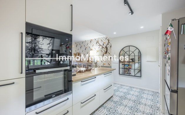 Resale - Apartment - Marbella - Guadalmina Alta