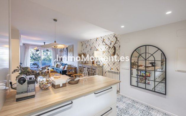 Resale - Apartment - Marbella - Guadalmina Alta