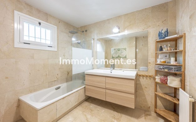 Resale - Apartment - Marbella - Guadalmina Alta