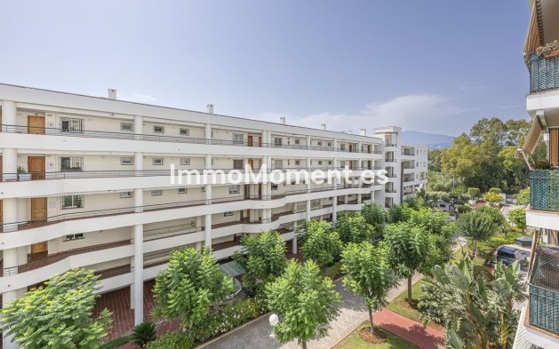 Resale - Apartment - Marbella - Guadalmina Alta