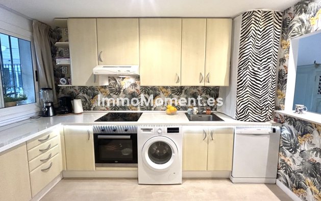 Resale - Apartment - Marbella - Guadalmina Alta