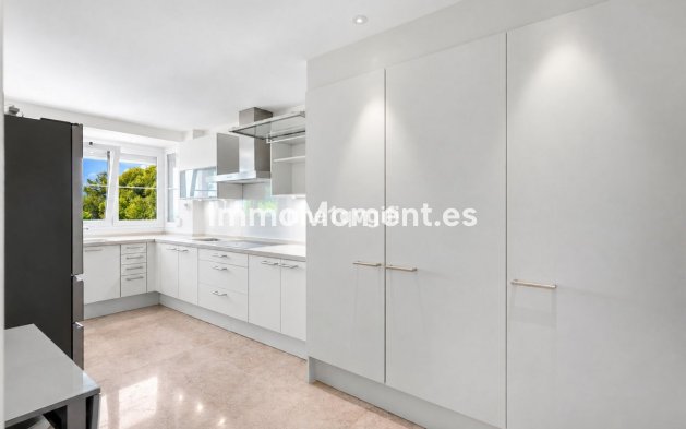 Resale - Apartment - Marbella - Cabopino