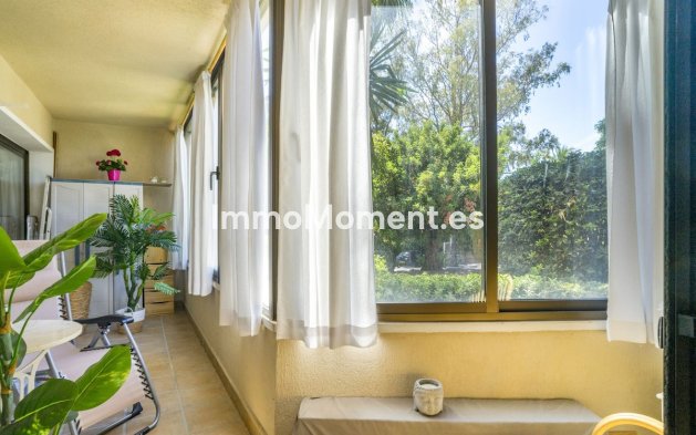 Resale - Apartment - Estepona - Atalaya