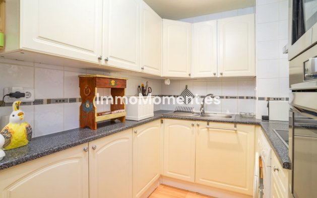 Resale - Apartment - Estepona - Atalaya