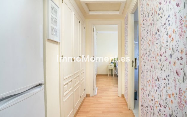 Resale - Apartment - Estepona - Atalaya