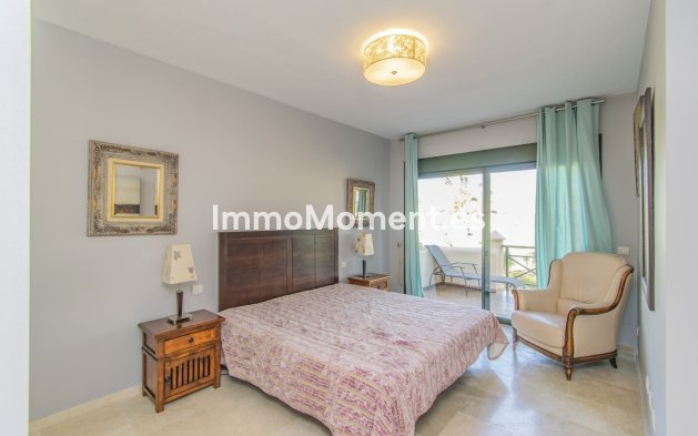 Resale - Apartment - Estepona - Atalaya
