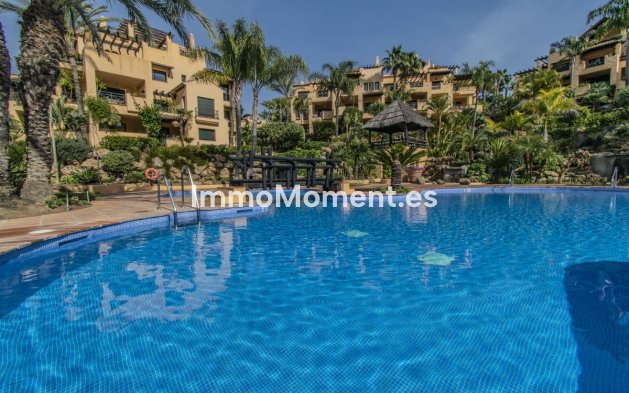 Resale - Apartment - Estepona - Atalaya