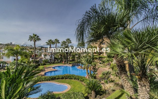 Resale - Apartment - Estepona - Atalaya