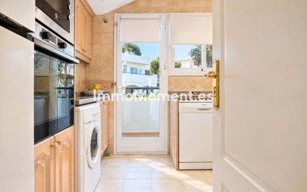 Resale - Apartment - Marbella - Cabopino