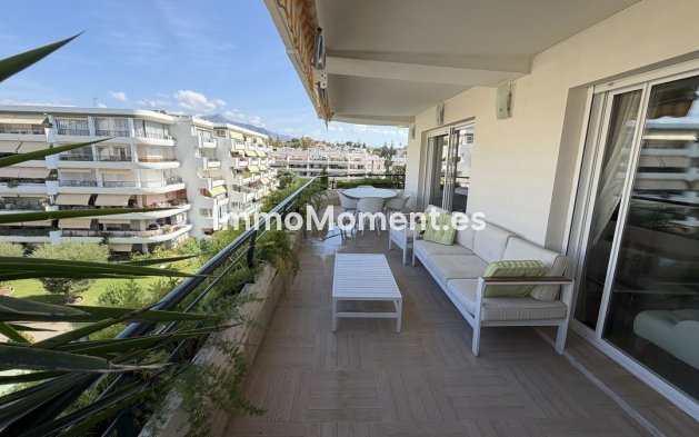 Resale - Apartment - Marbella - Guadalmina Alta