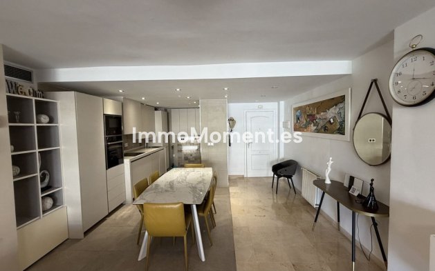 Resale - Apartment - Marbella - Guadalmina Alta