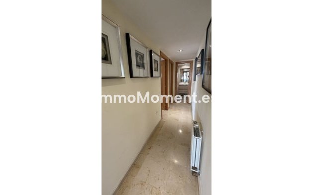 Resale - Apartment - Marbella - Guadalmina Alta