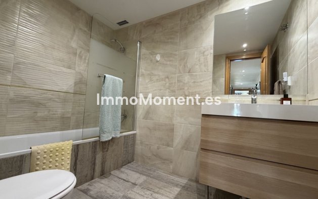 Resale - Apartment - Marbella - Guadalmina Alta