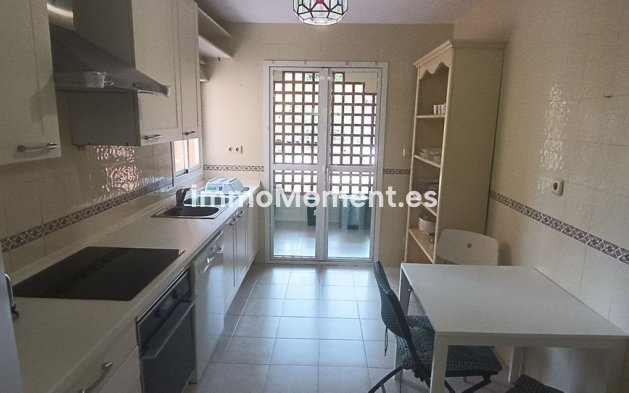 Resale - Apartment - Marbella - Guadalmina Baja