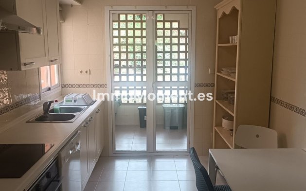 Resale - Apartment - Marbella - Guadalmina Baja