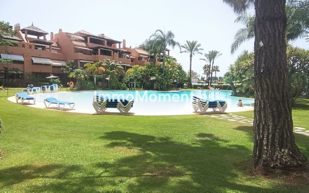 Resale - Apartment - Marbella - Guadalmina Baja