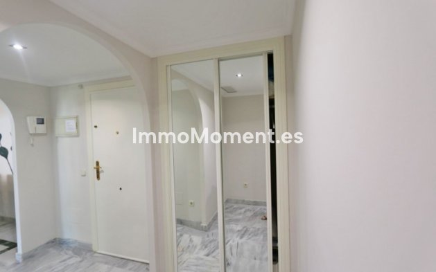 Short Term Rentals - Apartment - Marbella - Nueva Andalucía